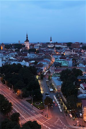 Dusk over the city centre and Old Town, UNESCO World Heritage Site, Tallinn, Estonia, Europe Foto de stock - Con derechos protegidos, Código: 841-06448456