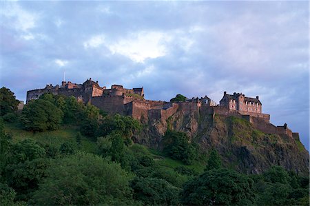 edinburgh - Château d'Édimbourg au coucher du soleil de Princes Street, Edinburgh, Scotland, Royaume-Uni, Europe Photographie de stock - Rights-Managed, Code: 841-06448517