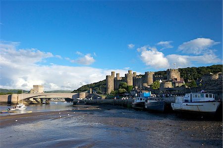 simsearch:841-06805117,k - River Conwy estuary and medieval castle in summer, UNESCO World Heritage Site, Gwynedd, North Wales, United Kingdom, Europe Stock Photo - Rights-Managed, Code: 841-06448549