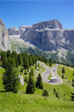 strada tortuosa - Sella Pass, Trento and Bolzano Provinces, Italian Dolomites, Italy, Europe Fotografie stock - Rights-Managed, Codice: 841-06448825