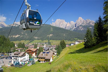 Téléphérique, Pozza di Fassa, vallée de Fassa, Province de Trento, Trentin-Haut-Adige/Südtirol, Italie Dolomites, Italie, Europe Photographie de stock - Rights-Managed, Code: 841-06448834