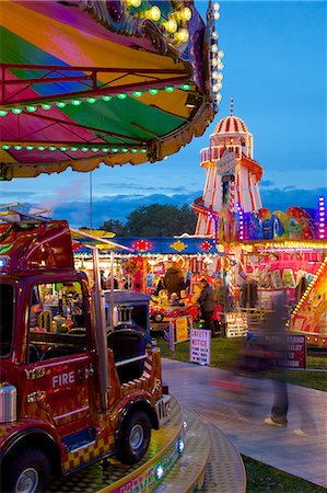 simsearch:841-06448927,k - Helter Skelter, Goose Fair, Nottingham, Nottinghamshire, Angleterre, Royaume-Uni, Europe Photographie de stock - Rights-Managed, Code: 841-06448924