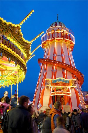 simsearch:841-06448927,k - Helter Skelter, Goose Fair, Nottingham, Nottinghamshire, Angleterre, Royaume-Uni, Europe Photographie de stock - Rights-Managed, Code: 841-06448925