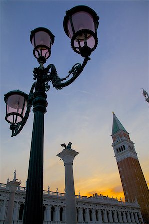 Blick auf den Campanile in der Abenddämmerung, Piazza San Marco, Venedig, UNESCO Weltkulturerbe, Veneto, Italien, Europa Stockbilder - Lizenzpflichtiges, Bildnummer: 841-06449050