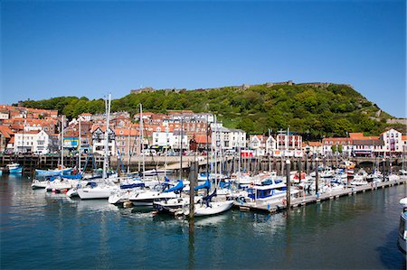 simsearch:841-06345058,k - Yachts in the harbour and Castle Hill, Scarborough, North Yorkshire, Yorkshire, England, United Kingdom, Europe Stock Photo - Rights-Managed, Code: 841-06449081