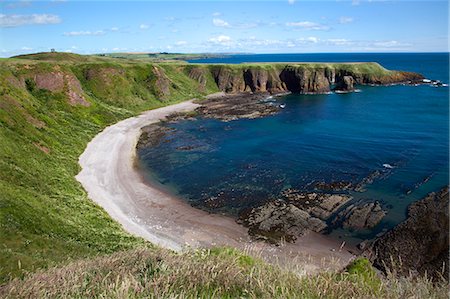 scotland coastal - Strathlethan Bay with the War Memorial on the clifftop near Stonehaven, Aberdeenshire, Scotland, United Kingdom, Europe Stock Photo - Rights-Managed, Code: 841-06449134