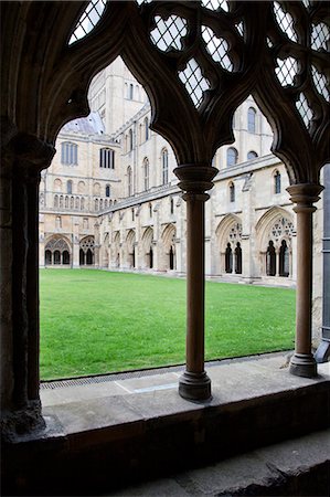 Norwich Cathedral Cloisters, Norwich, Norfolk, England, United Kingdom, Europe Fotografie stock - Rights-Managed, Codice: 841-06449185