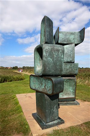 The Family of Man 1970, Barabara Hepworth Sculpture at Snape Maltings, Suffolk, England, United Kingdom, Europe Foto de stock - Con derechos protegidos, Código: 841-06449247