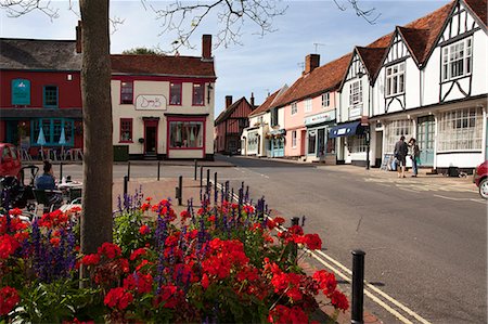 european geraniums - Market Hill, Woodbridge, Suffolk, England, United Kingdom, Europe Stock Photo - Rights-Managed, Code: 841-06449263