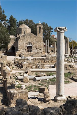 paphos - Agia Kyriaki (columns of early Christian Basilica) and the church of Panagia Chrysopolitissa, Paphos, UNESCO World Heritage Site,  Cyprus, Europe Foto de stock - Con derechos protegidos, Código: 841-06449309