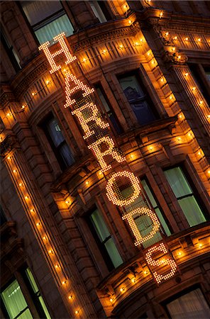 Harrods sign, Knightsbridge, London, England, United Kingdom, Europe Foto de stock - Direito Controlado, Número: 841-06449353