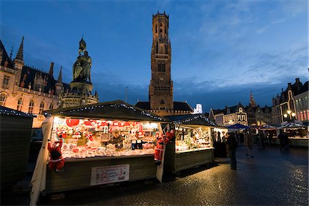 simsearch:841-09055615,k - Marché de Noël à la place du marché avec beffroi derrière, Bruges, Flandre occidentale (Flandre), Belgique, Europe Photographie de stock - Rights-Managed, Code: 841-06449481