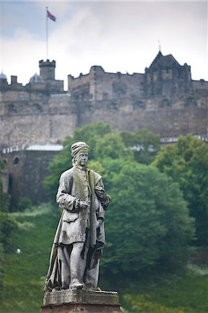 edinburgh castle - Statue de Allan Ramsay avec le château d'Édimbourg en distance, Édimbourg, Écosse, Royaume-Uni, Europe Photographie de stock - Rights-Managed, Code: 841-06449797