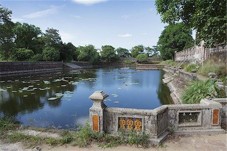 A pond, Imperial Citadel, Hue, UNESCO World Heritage Site, Vietnam, Indochina, Southeast Asia, Asia Photographie de stock - Rights-Managed, Code: 841-06499245