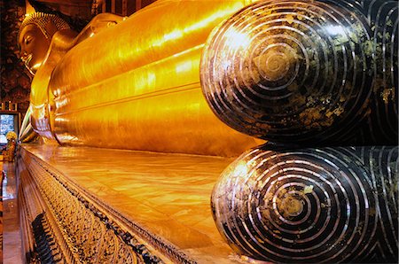 simsearch:841-06446661,k - Reclining Buddha at the Wat Pho Monastery (Wat Phra Chetuphon), Bangkok, Thailand, Southeast Asia, Asia Photographie de stock - Rights-Managed, Code: 841-06499761