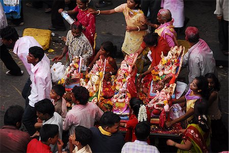 Community carrying Ganesha together for immersion, Mumbai, Maharashtra, India, Asia Stock Photo - Rights-Managed, Code: 841-06499815