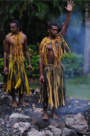 fiji customs - Walking on the hot stones, Benqua Island, Fiji, Pacific Islands, Pacific Foto de stock - Con derechos protegidos, Código: 841-06499832