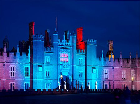 A light show at Hampton Court Palace, Greater London, England, United Kingdom, Europe Photographie de stock - Rights-Managed, Code: 841-06499855