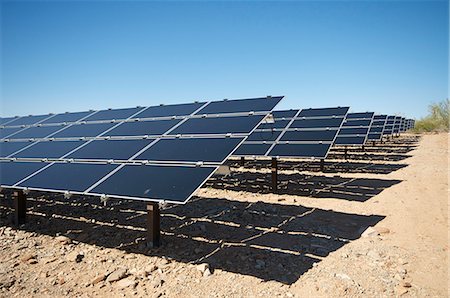 solar power usa - Solar panels, near Phoenix, Arizona, United States of America, North America Foto de stock - Con derechos protegidos, Código: 841-06499971