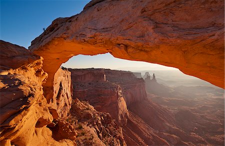 Mesa Arch sunrise, Island in the Sky, Canyonlands National Park, Utah, United States of America, North America Photographie de stock - Rights-Managed, Code: 841-06500080