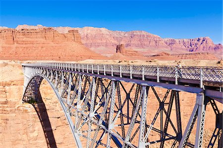 Lone tourist on Old Navajo Bridge over Marble Canyon and Colorado River, near Lees Ferry, Arizona, United States of America, North America Photographie de stock - Rights-Managed, Code: 841-06500095