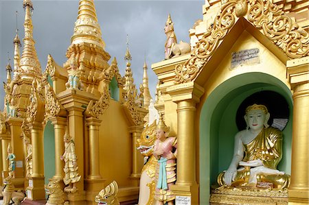 The Shwedagon Pagoda, Yangon (Rangoon), Yangon region, Republic of the Union of Myanmar (Burma), Asia Foto de stock - Con derechos protegidos, Código: 841-06500181