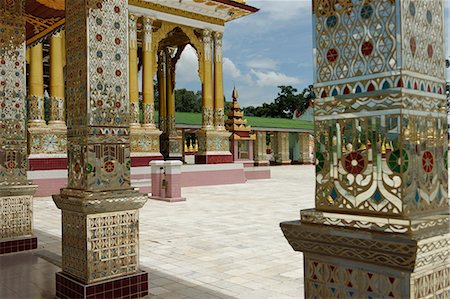 pagoda - The Bawgyo Pagoda in Thibaw (Hsipaw), Shan State, Republic of the Union of Myanmar (Burma), Asia Foto de stock - Con derechos protegidos, Código: 841-06500223