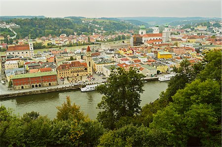 simsearch:841-06500579,k - View of Passau with rivers Danube and Inn, Bavaria, Germany, Europe Fotografie stock - Rights-Managed, Codice: 841-06500579
