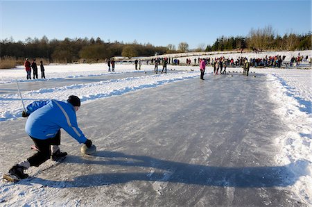 Curling on frozen Bush Loch, Gatehouse of Fleet, Dumfries and Galloway, Scotland, United Kingdom, Europe Foto de stock - Con derechos protegidos, Código: 841-06500655