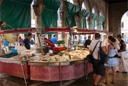 people venice - Fish market at Ponte di Rialto, Venice, Veneto, Italy, Europe Stock Photo - Rights-Managed, Code: 841-06500777