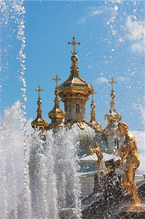 Golden statues and fountains of the Grand Cascade at Peterhof Palace, St. Petersburg, Russia, Europe Stock Photo - Rights-Managed, Code: 841-06500988