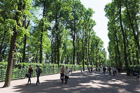 people in russia - People enjoying the Summer Garden, St. Petersburg, Russia, Europe Stock Photo - Rights-Managed, Code: 841-06500993