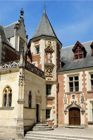 Leonardo da Vinci's House and Museum, Clos Luce, Parc Leonardo da Vinci, Amboise, Indre-et-Loire, Loire Valley, Centre, France, Europe Stock Photo - Rights-Managed, Code: 841-06501083