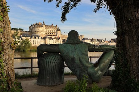 famous river - Statue of Leonardo da Vinci, Amboise, Indre-et-Loire, Loire Valley, Centre, France, Europe Stock Photo - Rights-Managed, Code: 841-06501092