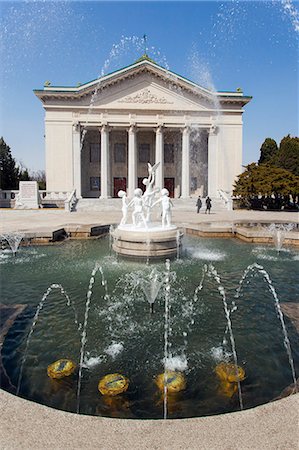 simsearch:841-06501171,k - Moranbong Theatre, venue of the National Symphony Orchestra, Pyongyang, Democratic People's Republic of Korea (DPRK), North Korea, Asia Photographie de stock - Rights-Managed, Code: 841-06501170