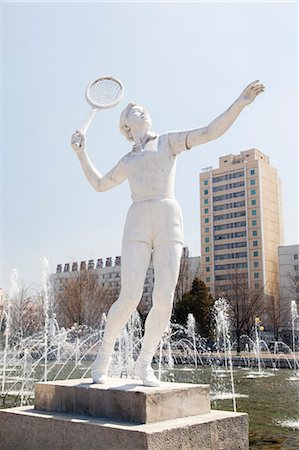 simsearch:841-06501215,k - Fountains in front of the Pyongyang Indoor Sports Stadium, Pyongyang, Democratic People's Republic of Korea (DPRK), North Korea, Asia Foto de stock - Direito Controlado, Número: 841-06501208