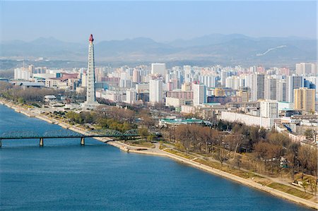 simsearch:700-03084034,k - City skyline and the Juche Tower, Pyongyang, Democratic People's Republic of Korea (DPRK), North Korea, Asia Stock Photo - Rights-Managed, Code: 841-06501235