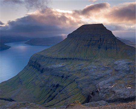 simsearch:841-03676368,k - Skaelingur mountain on the island of Streymoy, Faroe Islands, Denmark, Europe Photographie de stock - Rights-Managed, Code: 841-06501332