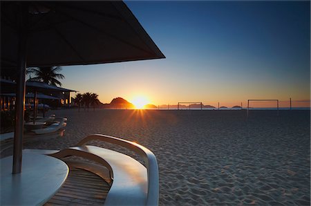 Sunrise on Copacabana beach, Rio de Janeiro, Brazil, South America Stockbilder - Lizenzpflichtiges, Bildnummer: 841-06501473