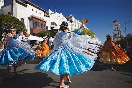 simsearch:841-06501642,k - Women dancing in festival in Plaza 25 de Mayo, Sucre, UNESCO World Heritage Site, Bolivia, South America Foto de stock - Con derechos protegidos, Código: 841-06501610