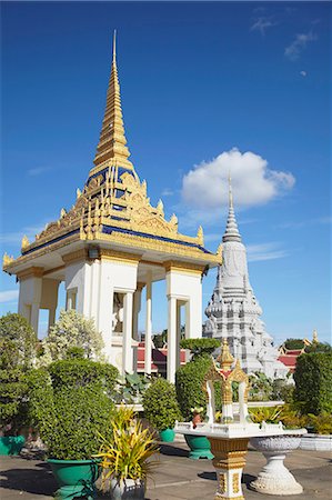 Stupas at Silver Pagoda in Royal Palace, Phnom Penh, Cambodia, Indochina, Southeast Asia, Asia Stock Photo - Rights-Managed, Code: 841-06501910