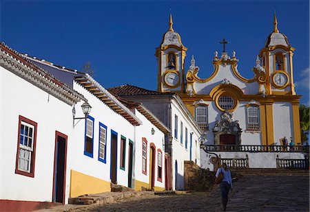 Colonial houses and Matriz de Santo Antonio Church, Tiradentes, Minas Gerais, Brazil, South America Stockbilder - Lizenzpflichtiges, Bildnummer: 841-06501959