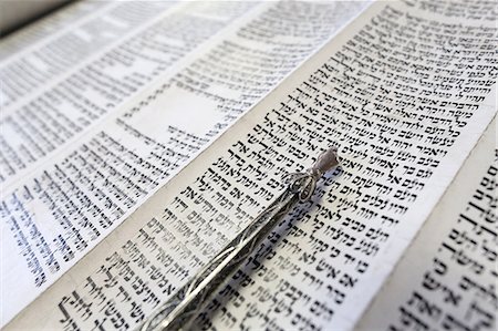 faith - Jewish Torah scroll with pointer, Paris, France, Europe Photographie de stock - Rights-Managed, Code: 841-06502076