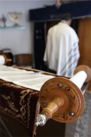 synagogue - Jewish Torah scroll in a synagogue, Paris, France, Europe Photographie de stock - Rights-Managed, Code: 841-06502073