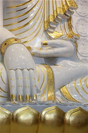 simsearch:841-03870593,k - Detail of Buddha sitting in bhumisparsha-mudra posture (calling the earth to witness), Fo Guang Shan Temple, the largest Buddhist temple in Europe, Bussy-Saint-Georges, Seine-et-Marne, France, Europe Photographie de stock - Rights-Managed, Code: 841-06502104