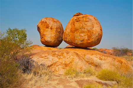 simsearch:841-06502379,k - Granite boulders in the Devil's Marbles Conservation Reserve, Northern Territory, Australia, Pacific Photographie de stock - Rights-Managed, Code: 841-06502355