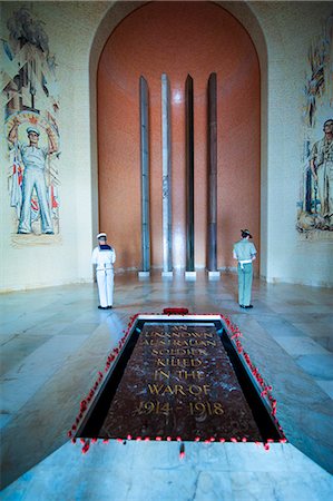 sorveglianza - Guards at the Australian War Memorial, Canberra, Australian Capital Territory, Australia, Pacific Fotografie stock - Rights-Managed, Codice: 841-06502405