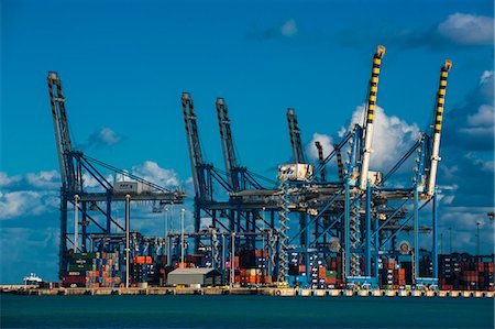 The modern cargo port of Birzebbuga, Malta, Mediterranean, Europe Foto de stock - Con derechos protegidos, Código: 841-06502508