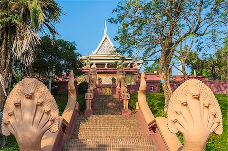 simsearch:841-06341368,k - Wat Phnom (Temple of the Mountains) (Mountain Pagoda), Phnom Penh, Cambodia, Indochina, Southeast Asia, Asia Foto de stock - Direito Controlado, Número: 841-06502583