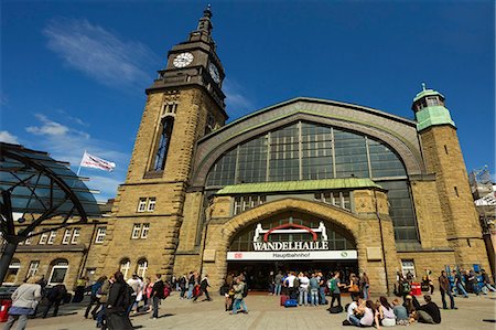 simsearch:841-06030734,k - The Wandelhalle (Promenade Hall) entrance to a shopping centre in the railway Central Station on Steintorwall, Hamburg, Germany, Europe Stock Photo - Rights-Managed, Code: 841-06502605